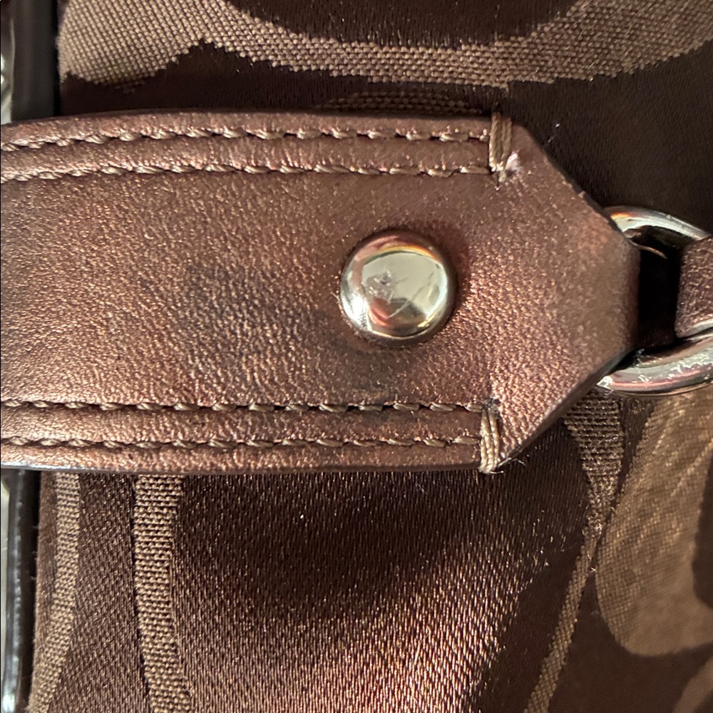 Coach Signature Optic Chain Bag - Picture 13 of 14